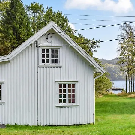 Casa vacanze Beautiful In With 5 Bedrooms And Wifi Lyngdal