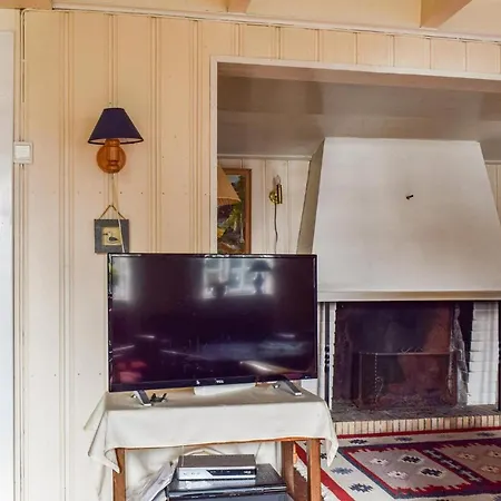 Beautiful In With 5 Bedrooms And Wifi Lyngdal