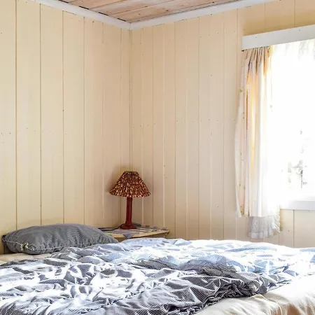 Beautiful In With 5 Bedrooms And Wifi Lyngdal